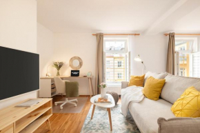 Skandi studio with workspace in Žižkov by Prague Days